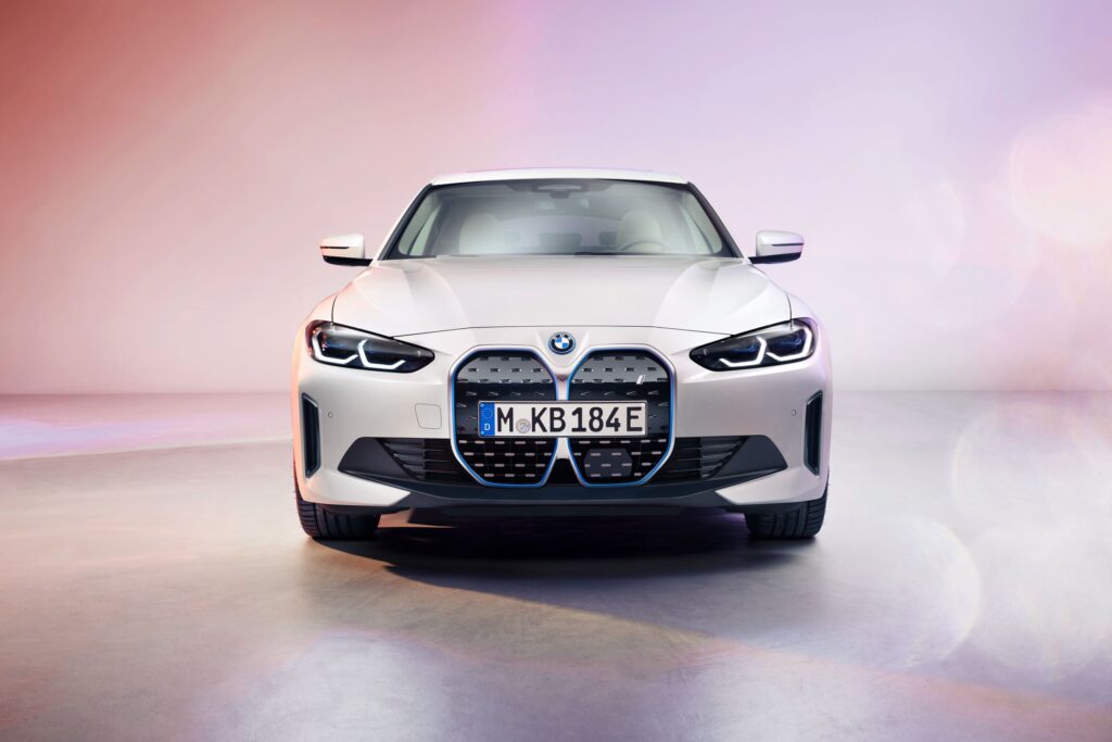 BMW fully electric i4 revealed – Is this the BMW to take on Tesla?