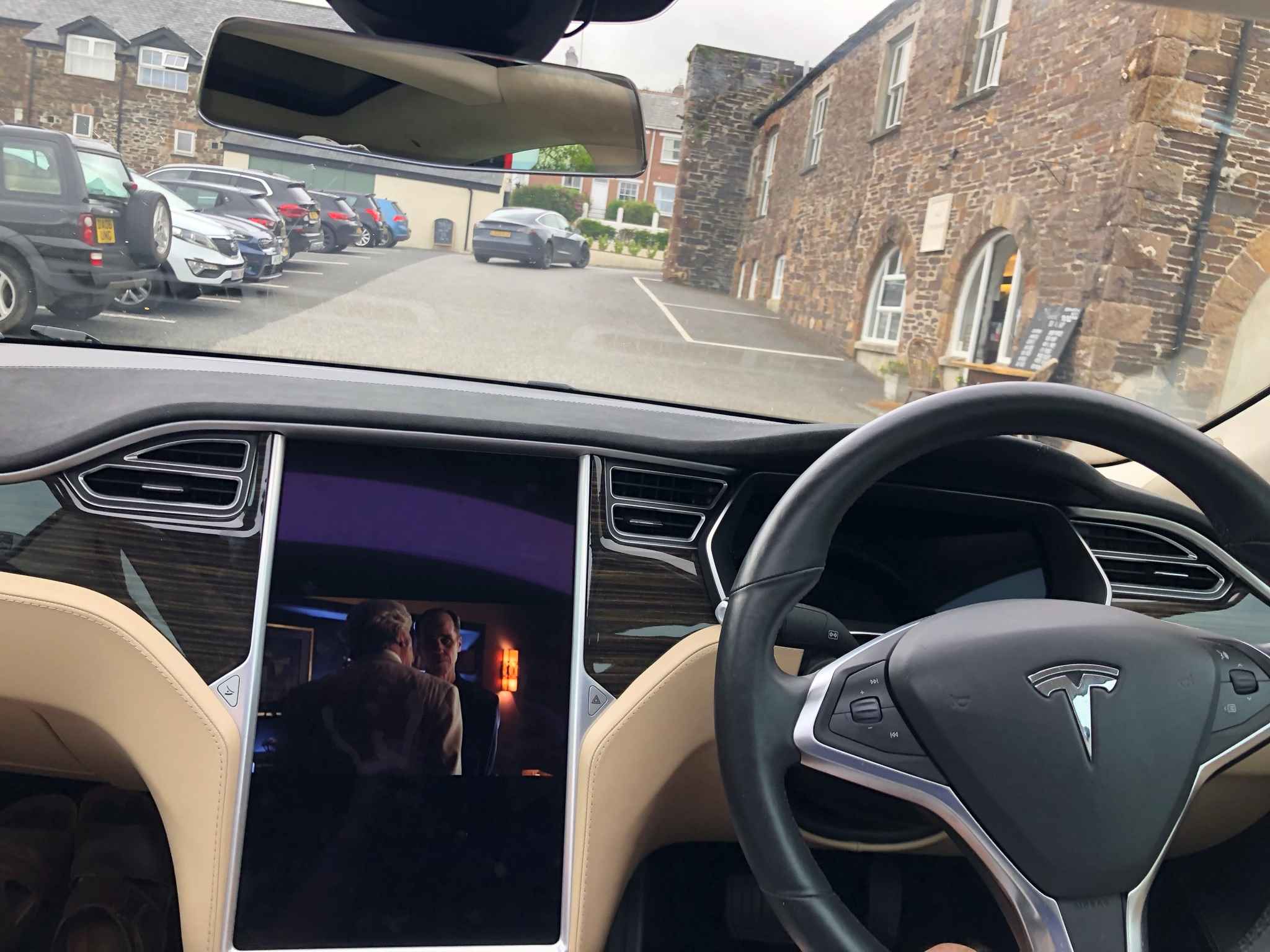 Tesla Model S 85 2015, A - EV Owner Review - Electric Road