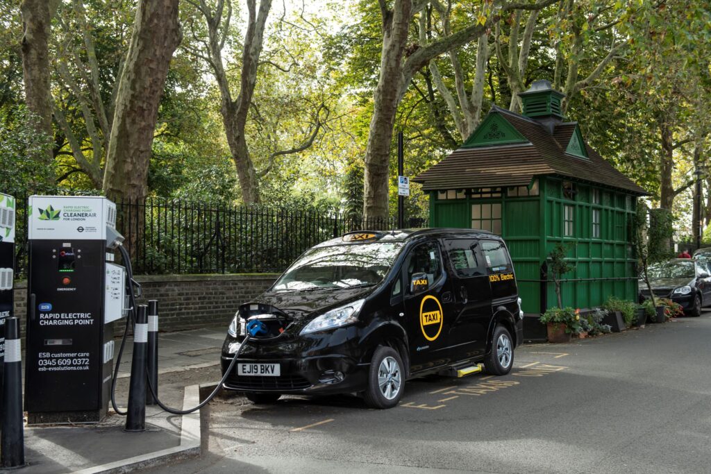 Dynamo Motor Company powers the future with world’s 1st fully electric Black Cab