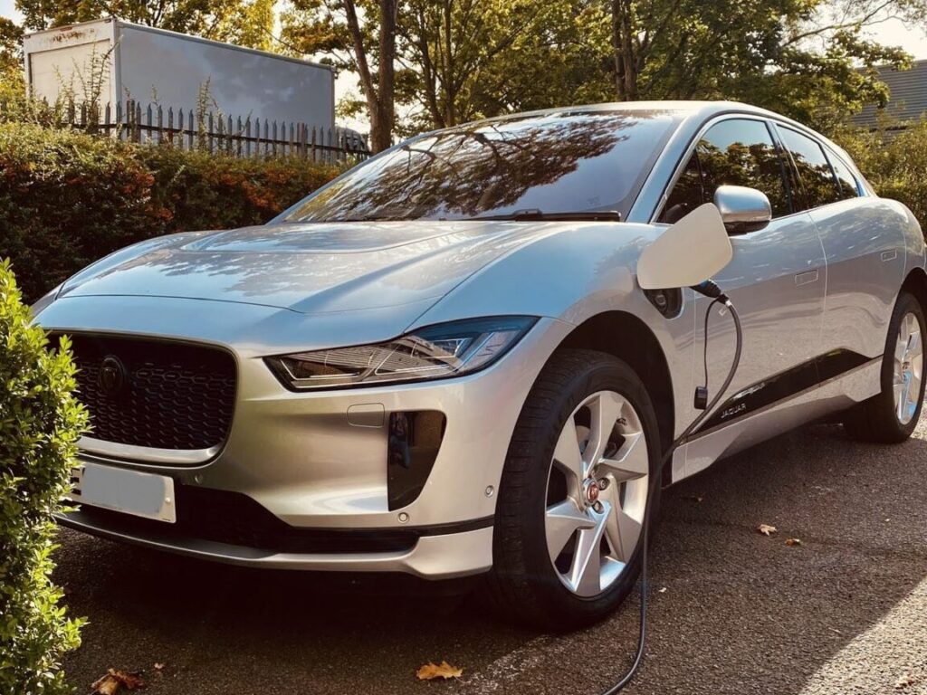 A Jaguar I-PACE SE 90kWh 2019
