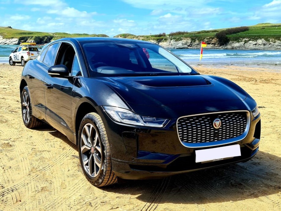 A Jaguar I-PACE 2021
