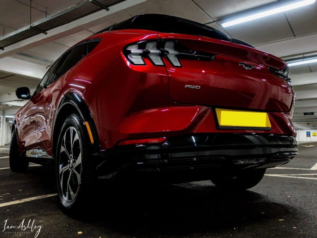 A Mustang Mach-E EX AWD 2021