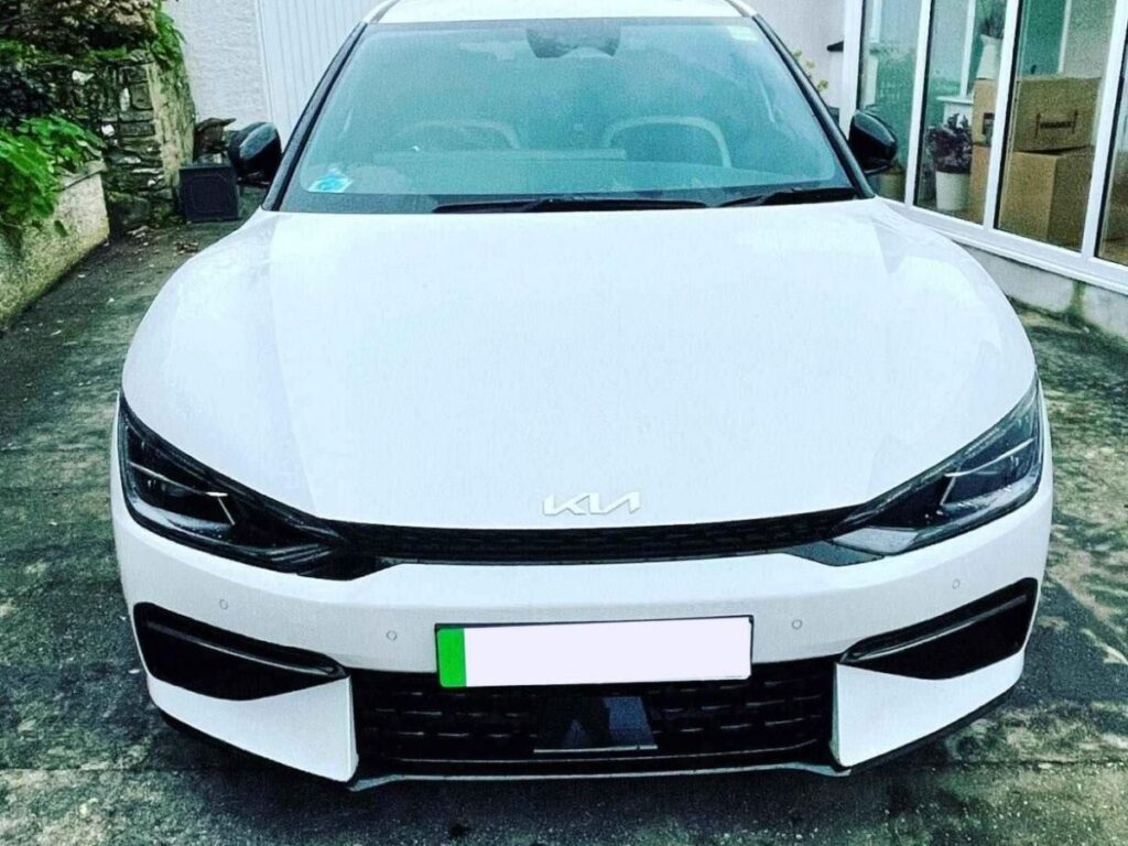A Kia EV6 2021