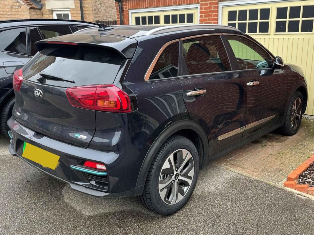 A Kia e-Niro 4 2020
