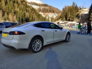 Tesla Model S 2017, Sara - EV Owner Review