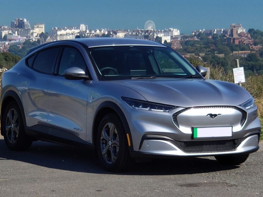 A Mustang Mach-E SR RWD 2021