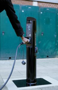 Connected Kerb launches new game-changing public charging point across UK