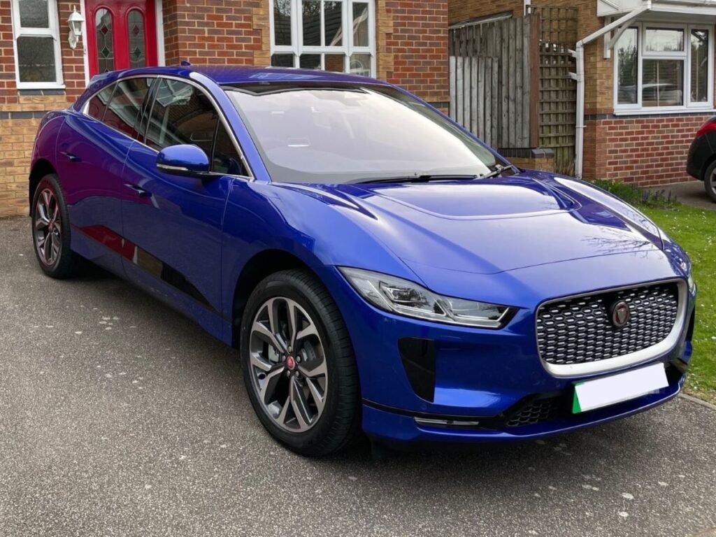 A Jaguar I-PACE 2022