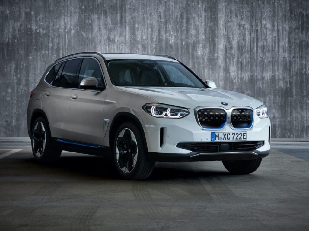 BMW iX3.