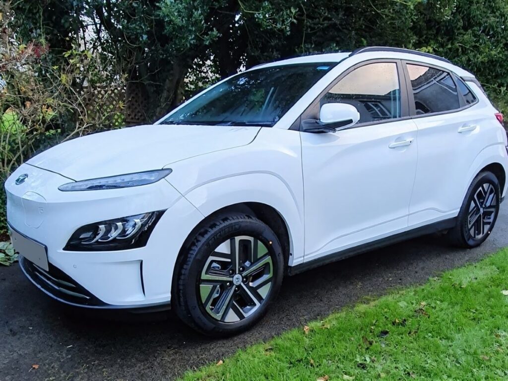 A Hyundai Kona Premium 64kWh 2021