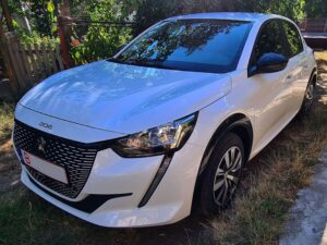 Peugeot e-208 2022 electric car owner review (Romania)