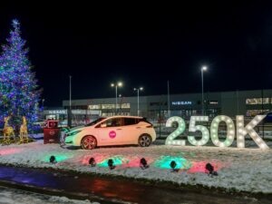 Nissan LEAF powers Christmas lights at Sunderland plant to mark production of 250k of the electric car