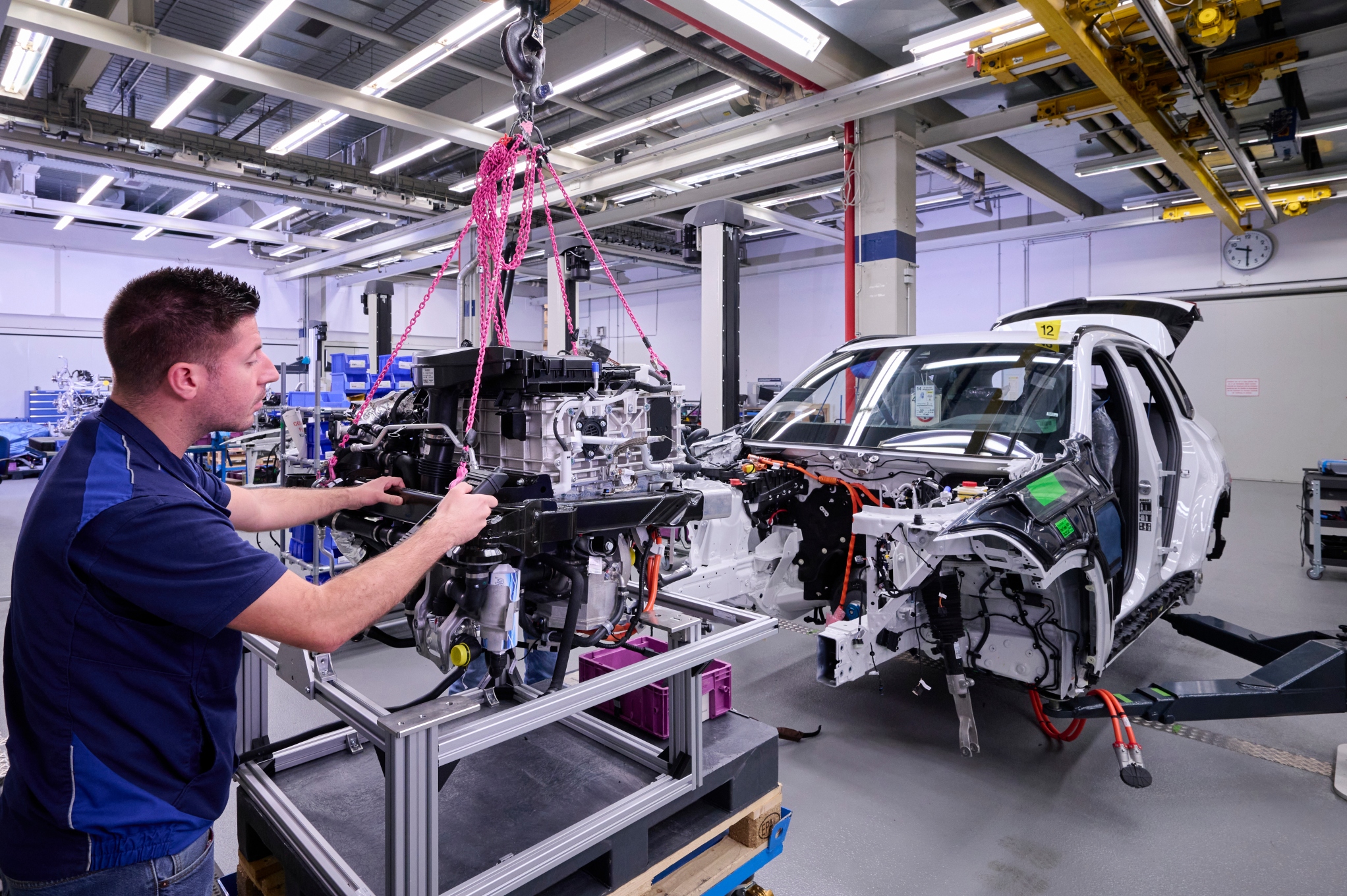 BMW Group begins production of its iX5 Hydrogen model