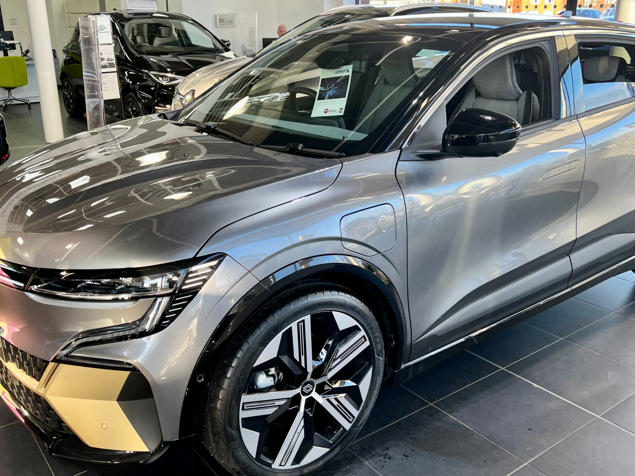 Renault Megane E-Tech 2023 electric car owner review - Electric Road