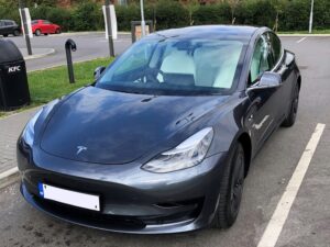Tesla Model 3 2019 electric car owner review