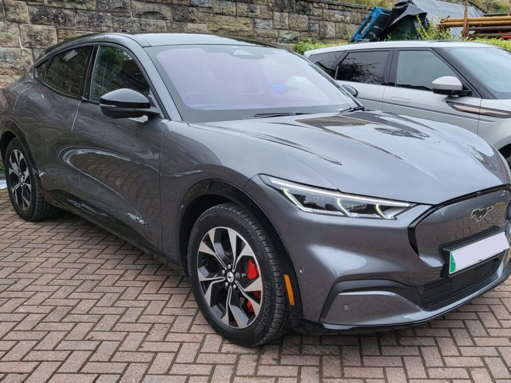 A Mustang Mach-E Extended Range AWD 2021