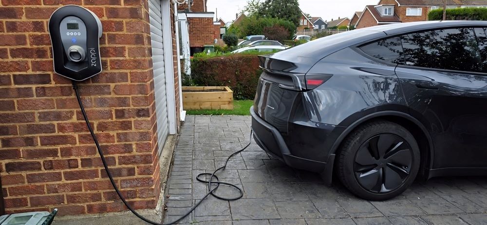 Tesla Model Y 2025, Madcam 3899
