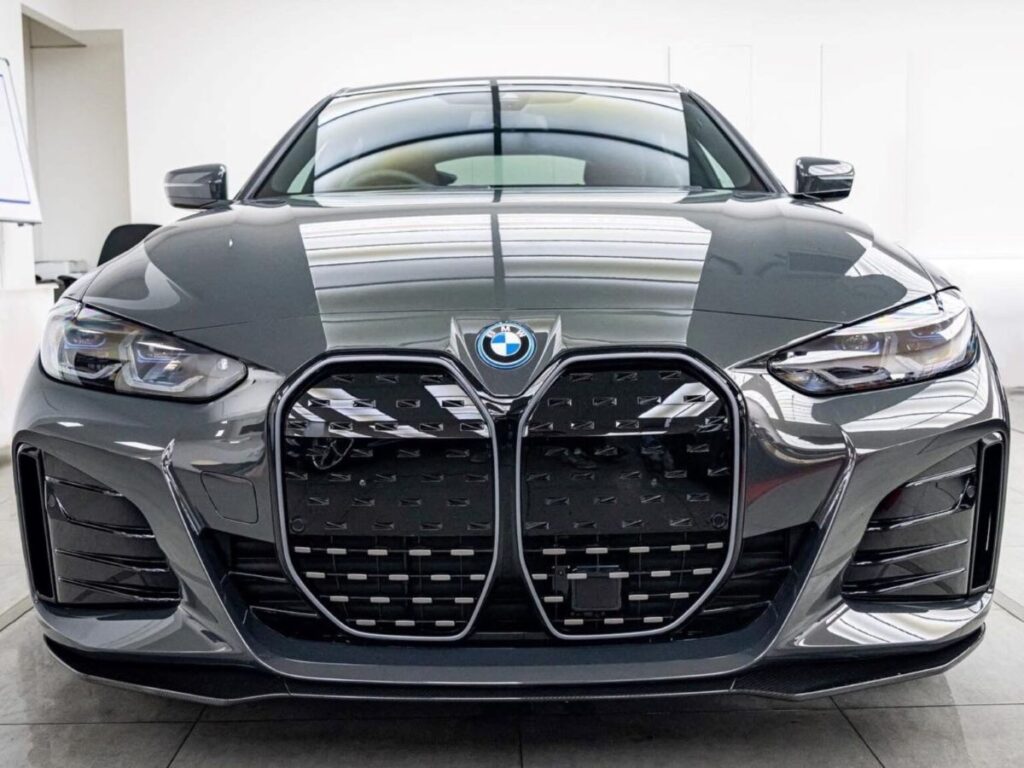 A front on photo of a BMW i4 M Sport 2022