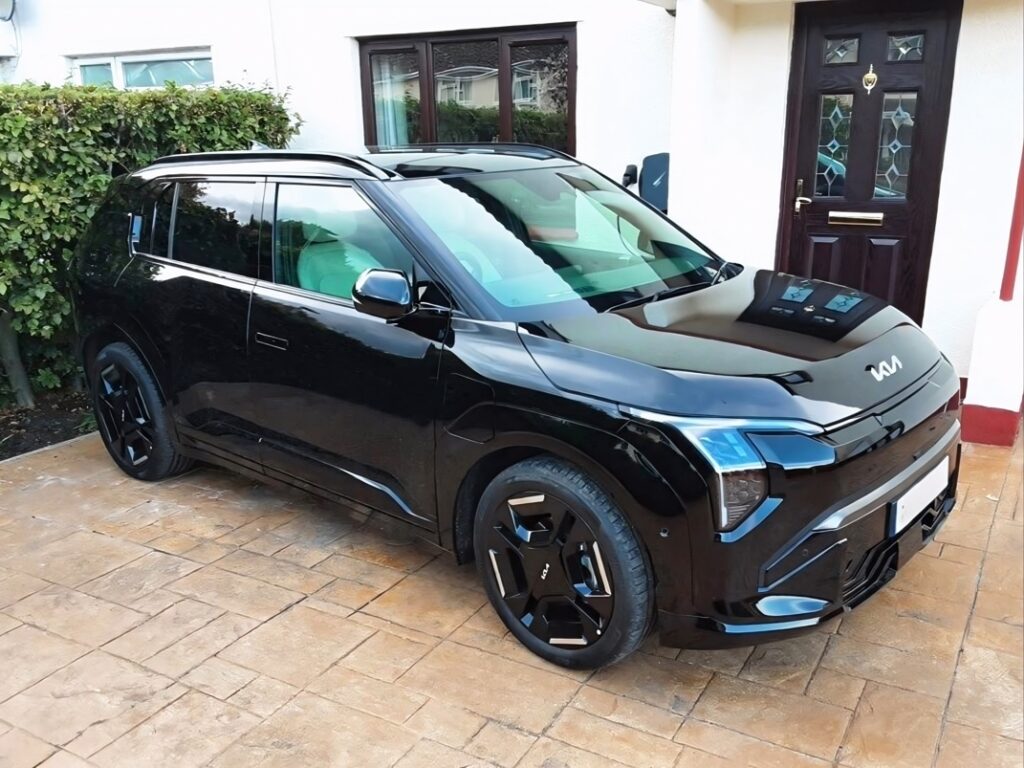 Andy's Kia EV3 GTS 81kWh parked in front of his house
