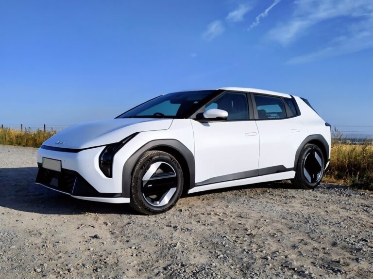 Simon's Kia EV4 Standard Air 81kWh 2024