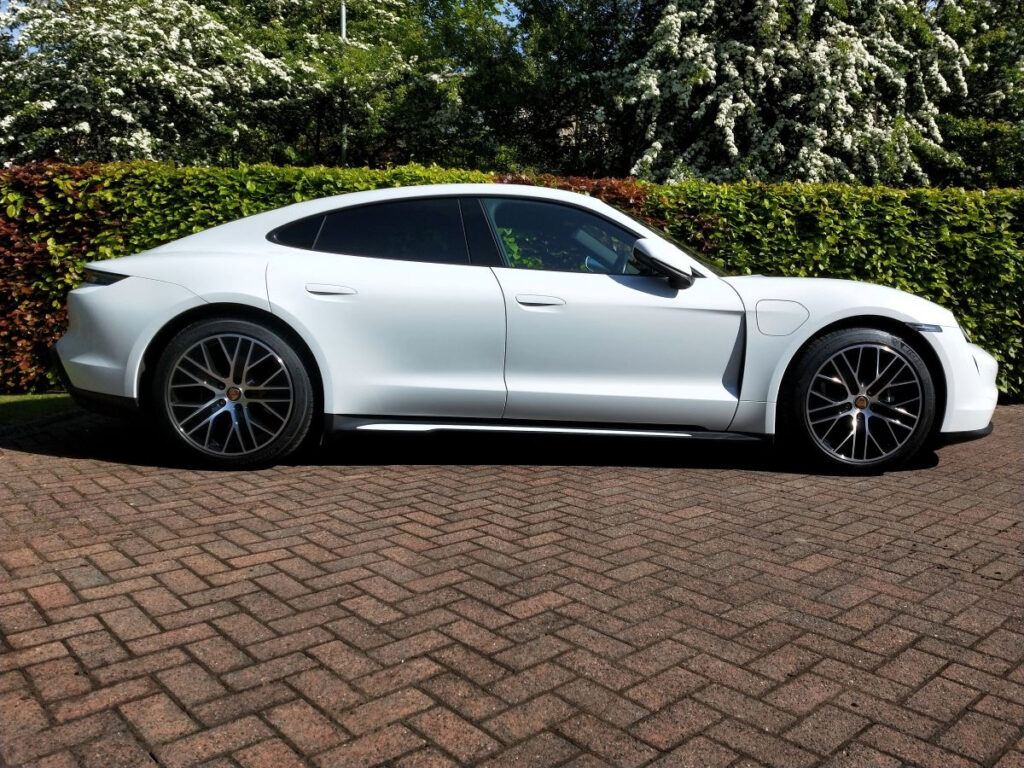 David R's Porsche Taycan 93.4kWh 2022