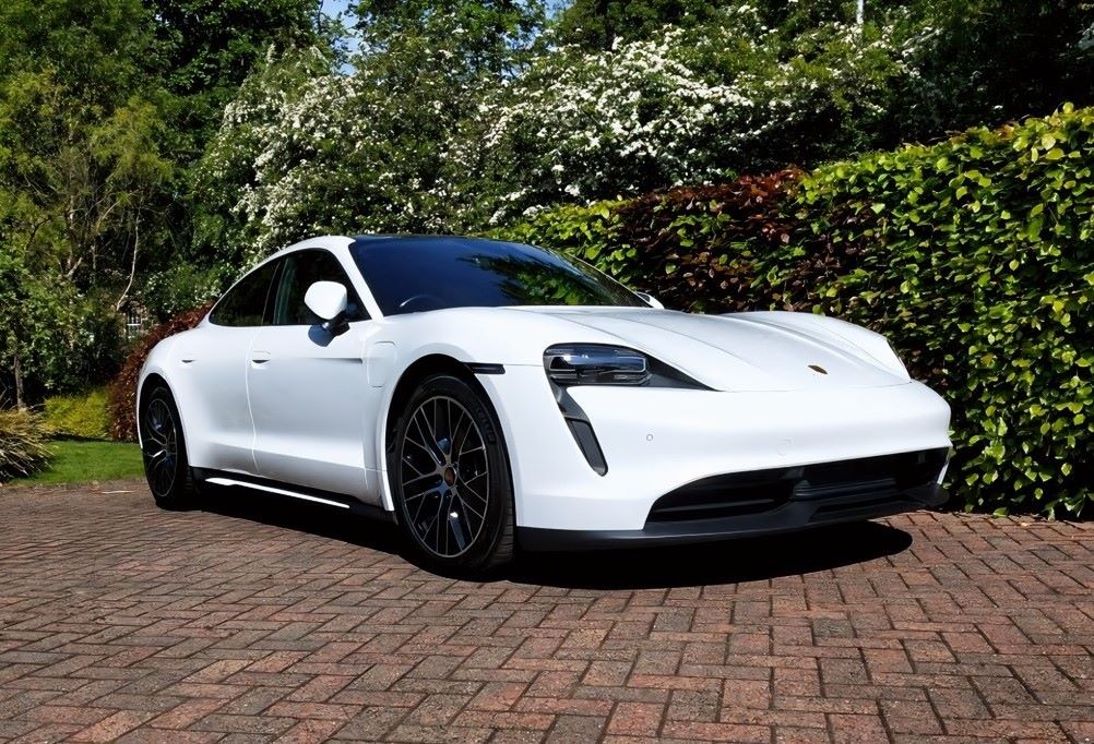 David R's Porsche Taycan 93.4kWh 2022