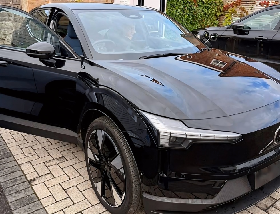 Paul's 2024 Volvo EX30 Ultra Twin Motor 65kWh parked up and charging